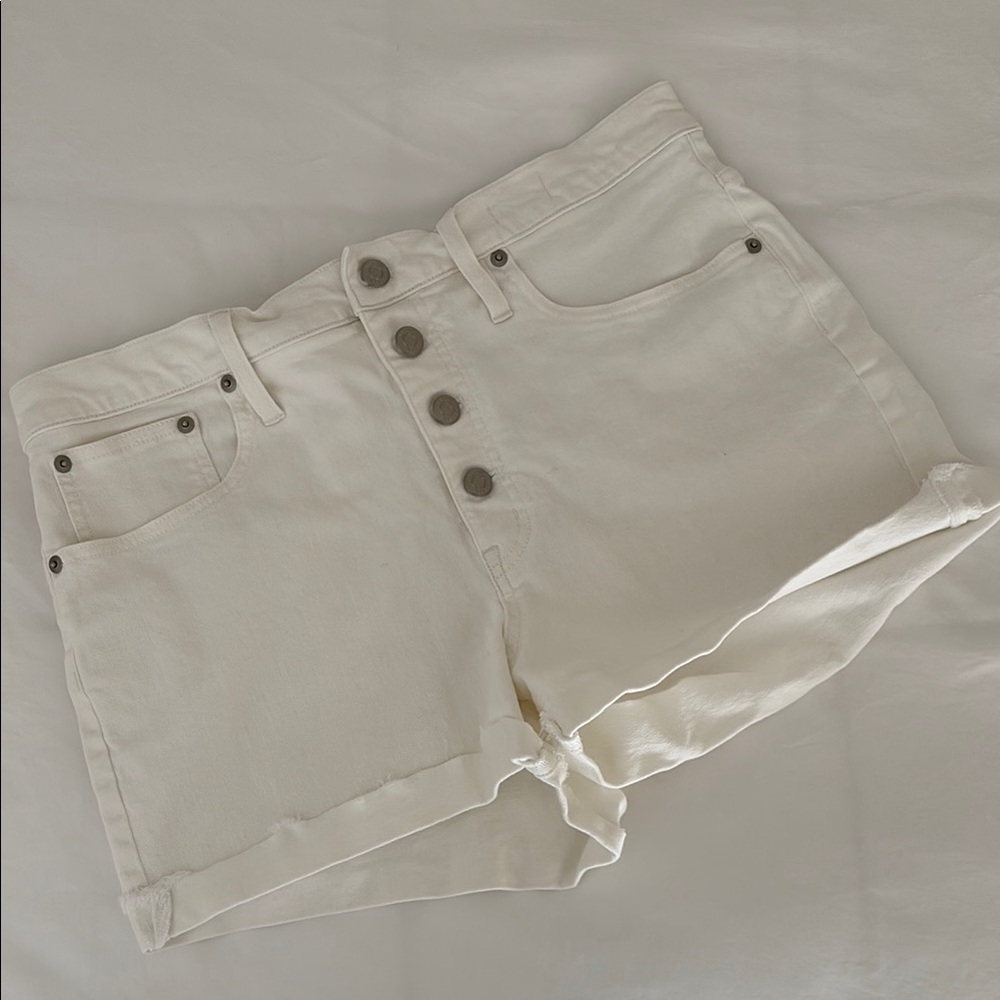 Women's Cream Shorts